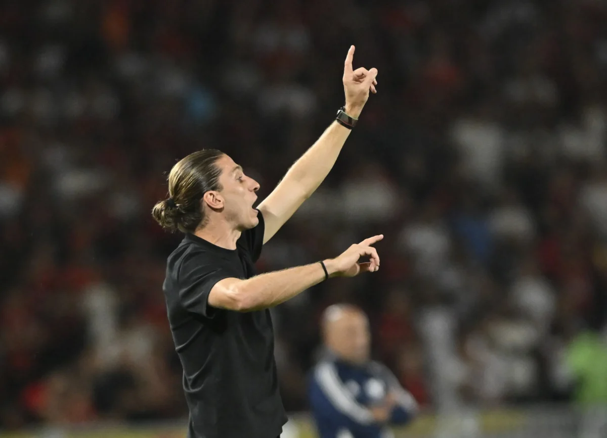 Filipe Luís no Flamengo: Conhecido retrospecto contra o Botafogo Filipe Luís no Flamengo: Conhecido retrospecto contra o Botafogo