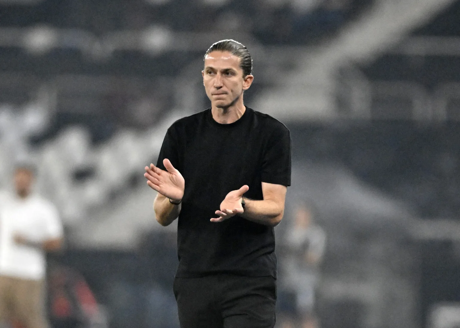 Filipe Luís admite que Pedro está bem e é o campo que fala