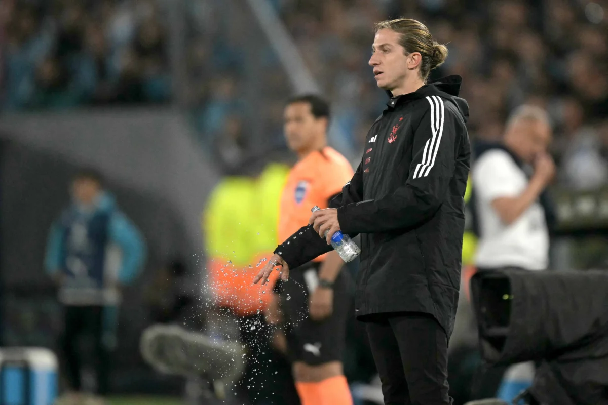 Filipe Luís comemora quarta final do Flamengo desde 2019 e exalta: "Time com alma, competitivo e aguerrido"