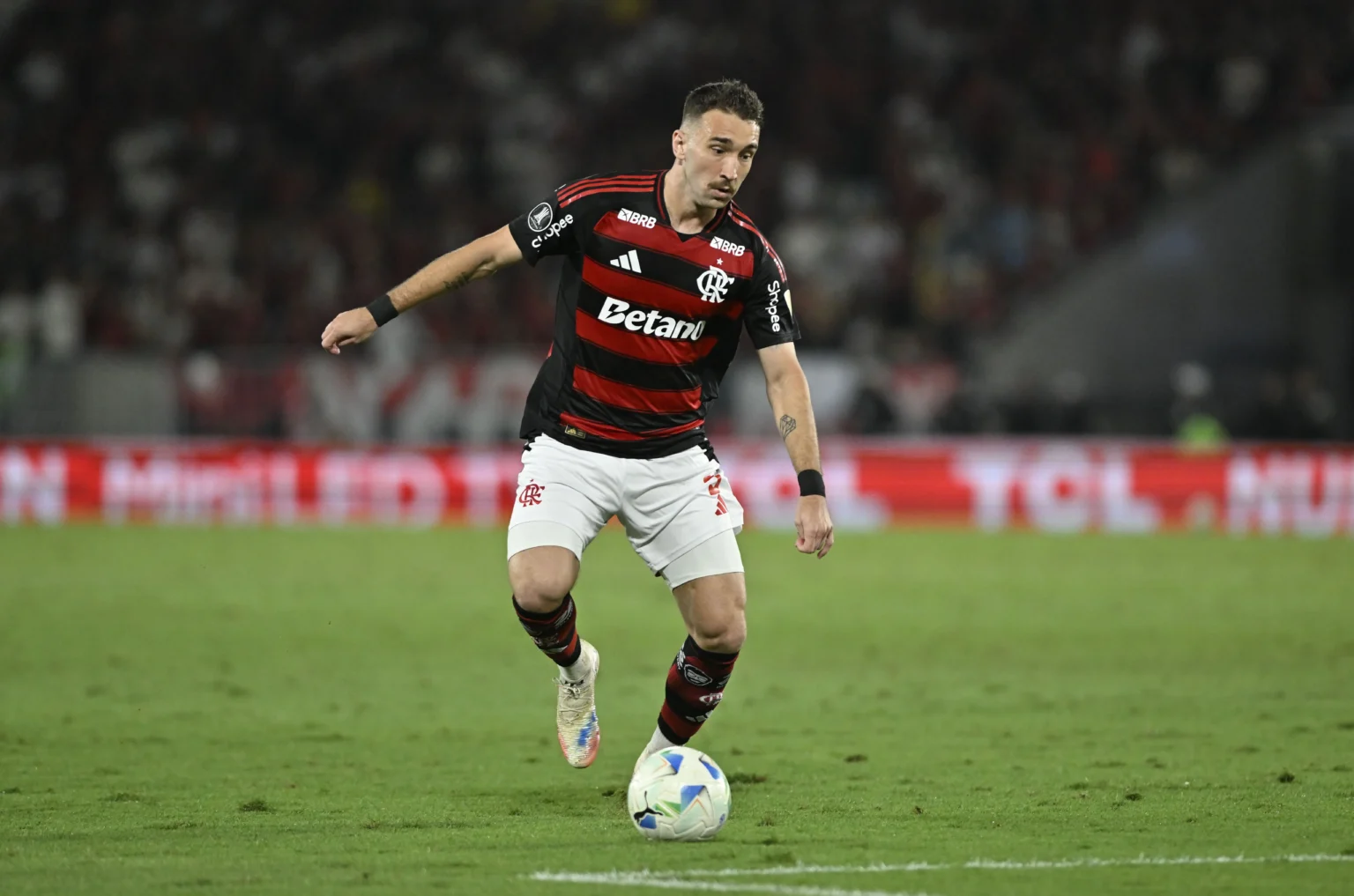 Flamengo convoca Ortiz e De la Cruz para duelo contra o Racing