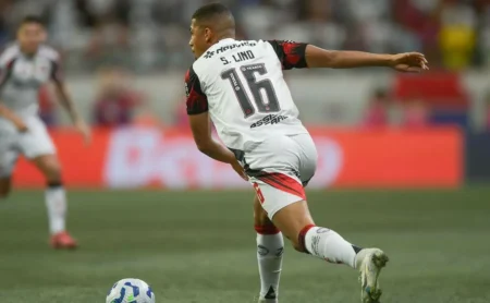 Flamengo de Filipe Luís registra menos faltas que o time de 2018 em um único mês