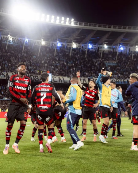 Flamengo: Maturidade e Espírito Libertadores, Estilo Argentina, na Rota da Final Flamengo: Maturidade e Espírito Libertadores, Estilo Argentina, na Rota da Final