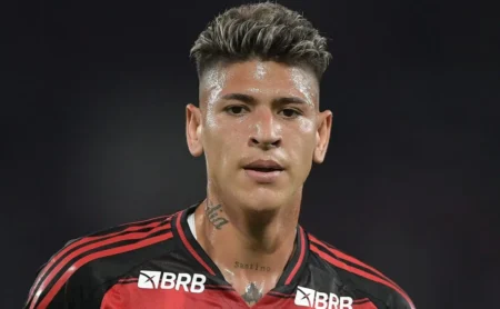 Flamengo: Torcida exalta Carrascal como "Dono do Jogo" contra o Racing na Libertadores