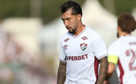 Fluminense espera Lucho Acosta em campo para o clássico decisivo diante do Vasco