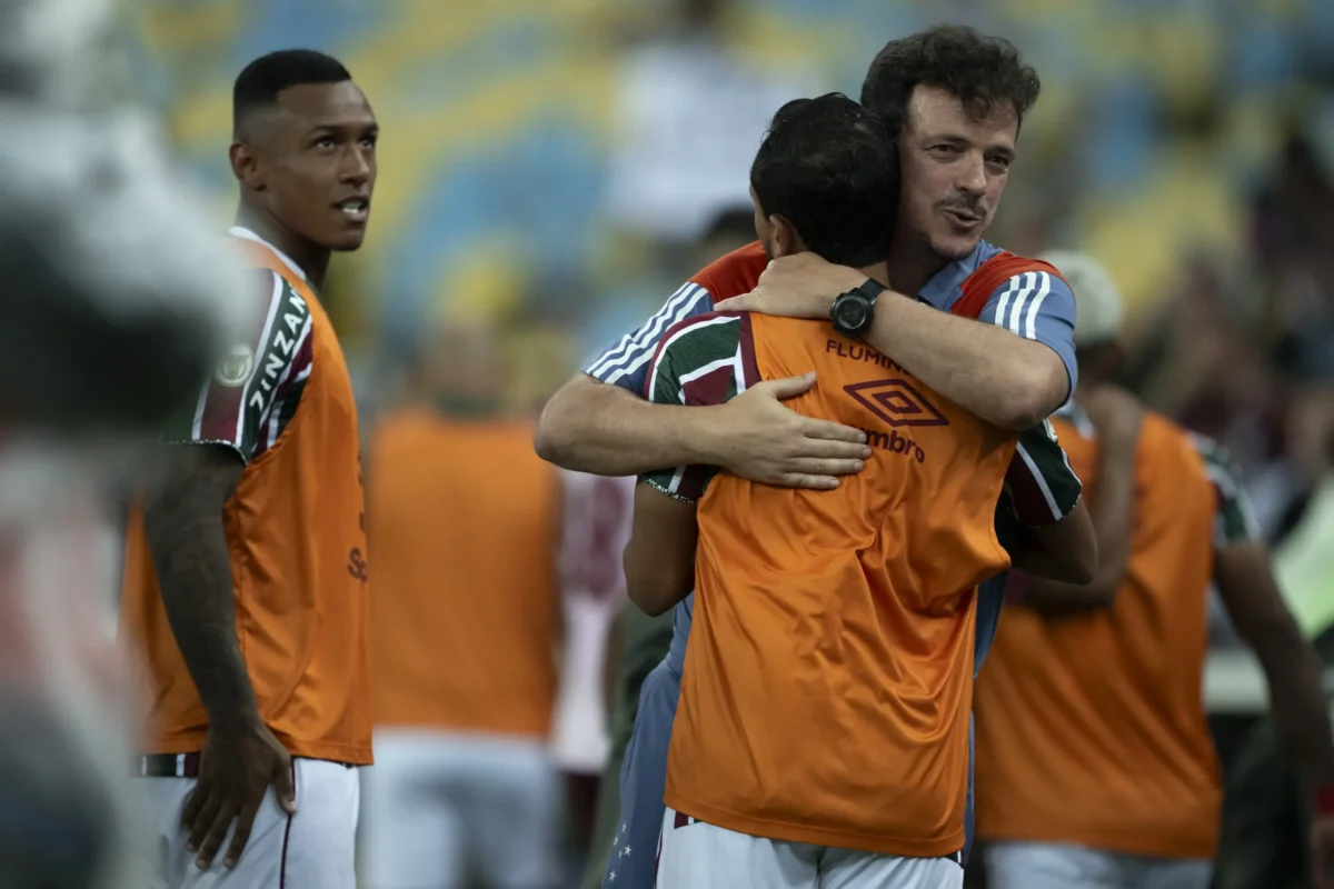 Fluminense vive reencontro com o ídolo Diniz; 13 jogadores de 2023 seguem no elenco