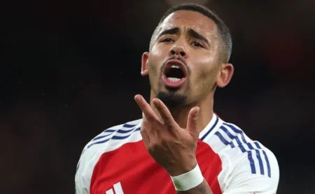 Gabriel Jesus define prioridade entre Grêmio, Palmeiras e Arsenal, cumprindo contrato na Inglaterra