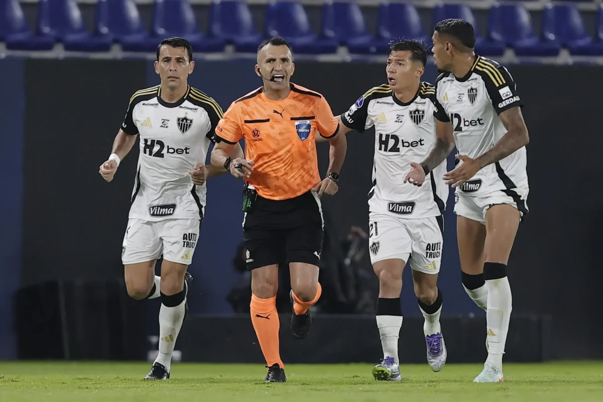 Galo Formaliza Reclamação Contra Arbitragem e Pede Providências à Conmebol