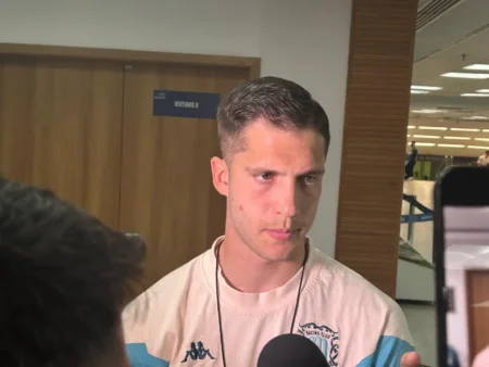 Goleiro do Racing critica "sorte" do Flamengo no fim: "Jogo estava decidido"