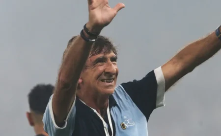 Gustavo Costas, do Racing, ecoa Renato Gaúcho e menciona a força financeira do Flamengo