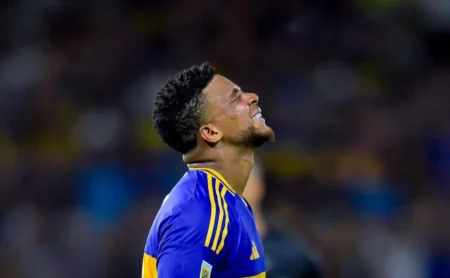 "Internacional terá retorno de Bernabei e outros reforços para reforçar a defesa contra o Corinthians"