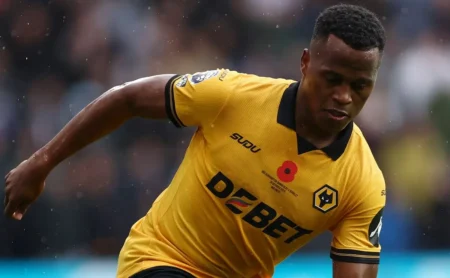 Jhon Arias: Jorge Nicola descarta contratação pelo Flamengo, afirmando "Não existe nem sequer conversa"