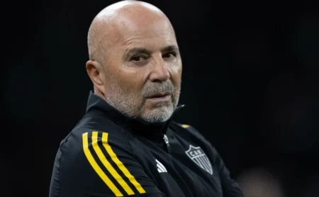 Jorge Sampaoli ignora méritos corintianos para salientar falhas do Atlético-MG após revés Jorge Sampaoli ignora méritos corintianos para salientar falhas do Atlético-MG após revés