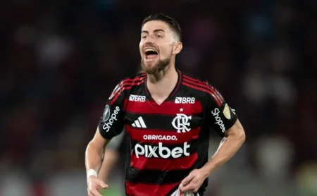 Jorginho: Times encaram o Flamengo com determinação extra, fazendo o melhor jogo do ano Jorginho: Times encaram o Flamengo com determinação extra, fazendo o "melhor jogo do ano"