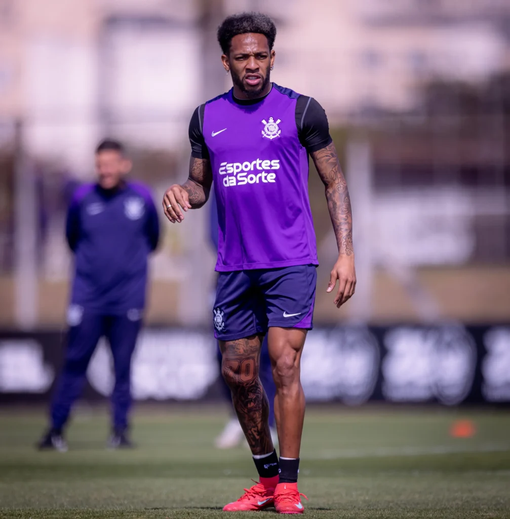 José Martínez volta a treinar no Corinthians após faltar a seis treinos; diretoria pondera medidas disciplinares