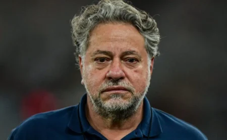 Julio Casares sob pressão: Elenco do São Paulo revoltado com 6 meses de direitos de imagem atrasados