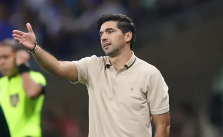 Leila Pereira decide: derrota para LDU não abala renovação de Abel Ferreira no Palmeiras