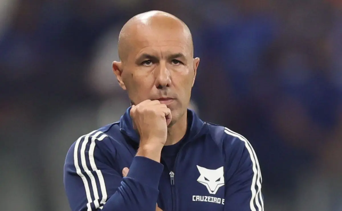Leonardo Jardim: Dúvidas sobre permanência no Cruzeiro após desabafo sobre arbitragem brasileira Leonardo Jardim: Dúvidas sobre permanência no Cruzeiro após desabafo sobre arbitragem brasileira
