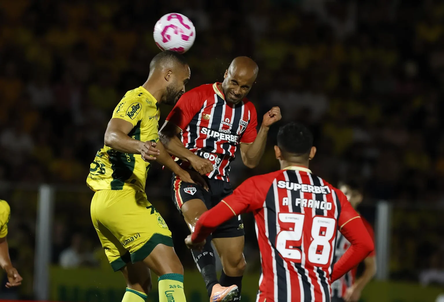 Lucas Moura afirma que fase do São Paulo exige esforço máximo: "Estamos longe do nosso ideal"
