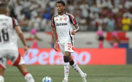 Lucro do Flamengo com Cleiton é garantido por percentual de solidariedade da FIFA após ida ao Wolfsburg