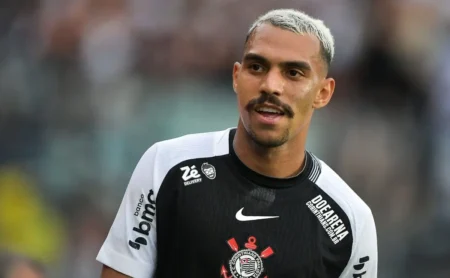 Matheuzinho, lateral do Corinthians, projeta carreira europeia: "Quero chegar lá"