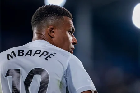 Mbappé: 15 gols em 12 jogos pelo Real Madrid e a busca pela primeira vitória contra o Barcelona