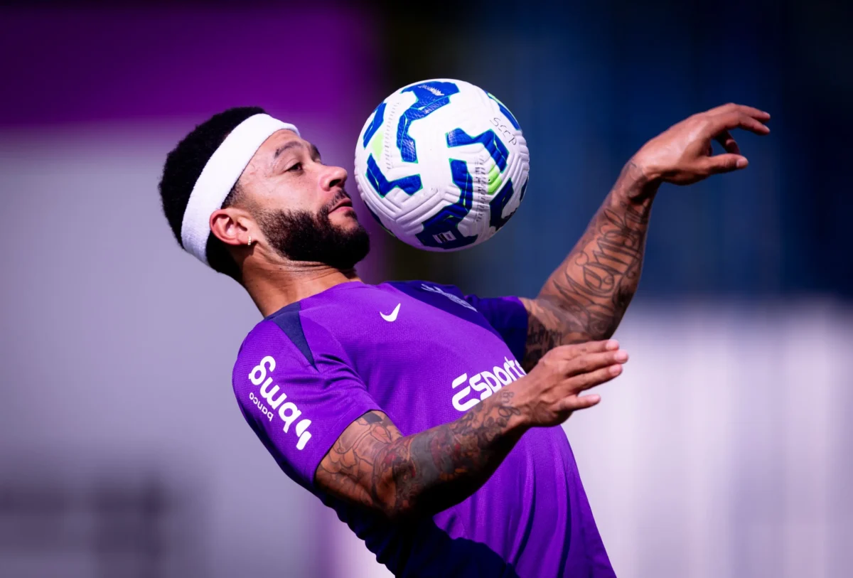 Memphis volta a ser titular do Corinthians; saiba o que o time ganha com sua titularidade