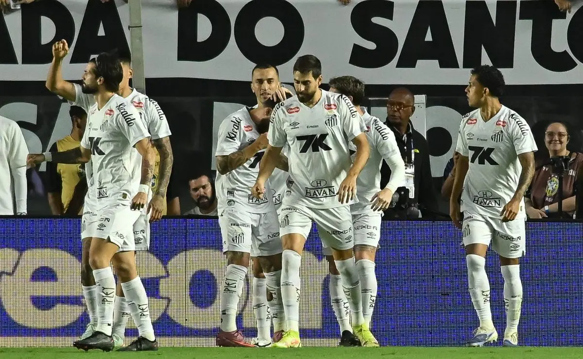 Milton Neves compara a atuação do Santos contra o Corinthians com os tempos de glória do time de Pelé Milton Neves compara a atuação do Santos contra o Corinthians com os tempos de glória do time de Pelé