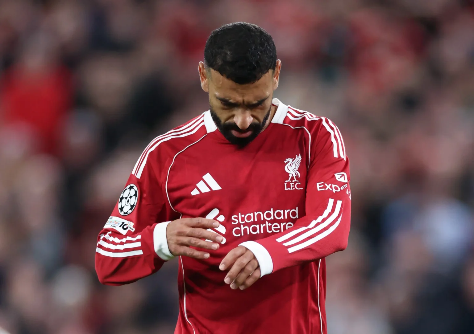 Mohamed Salah perde fôlego e se torna centro das críticas no Liverpool antes do clássico contra o United