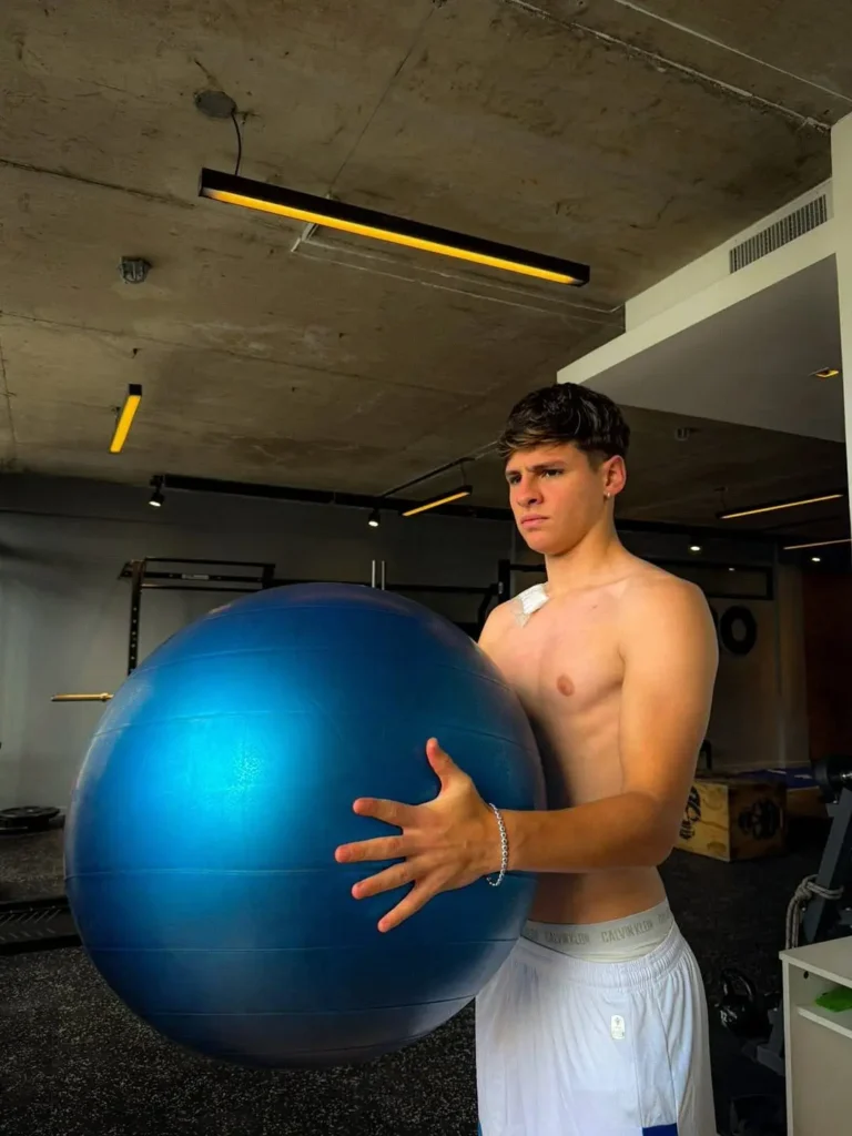 Montoro, do Botafogo, avança na recuperação de lesão: "No caminho da volta"