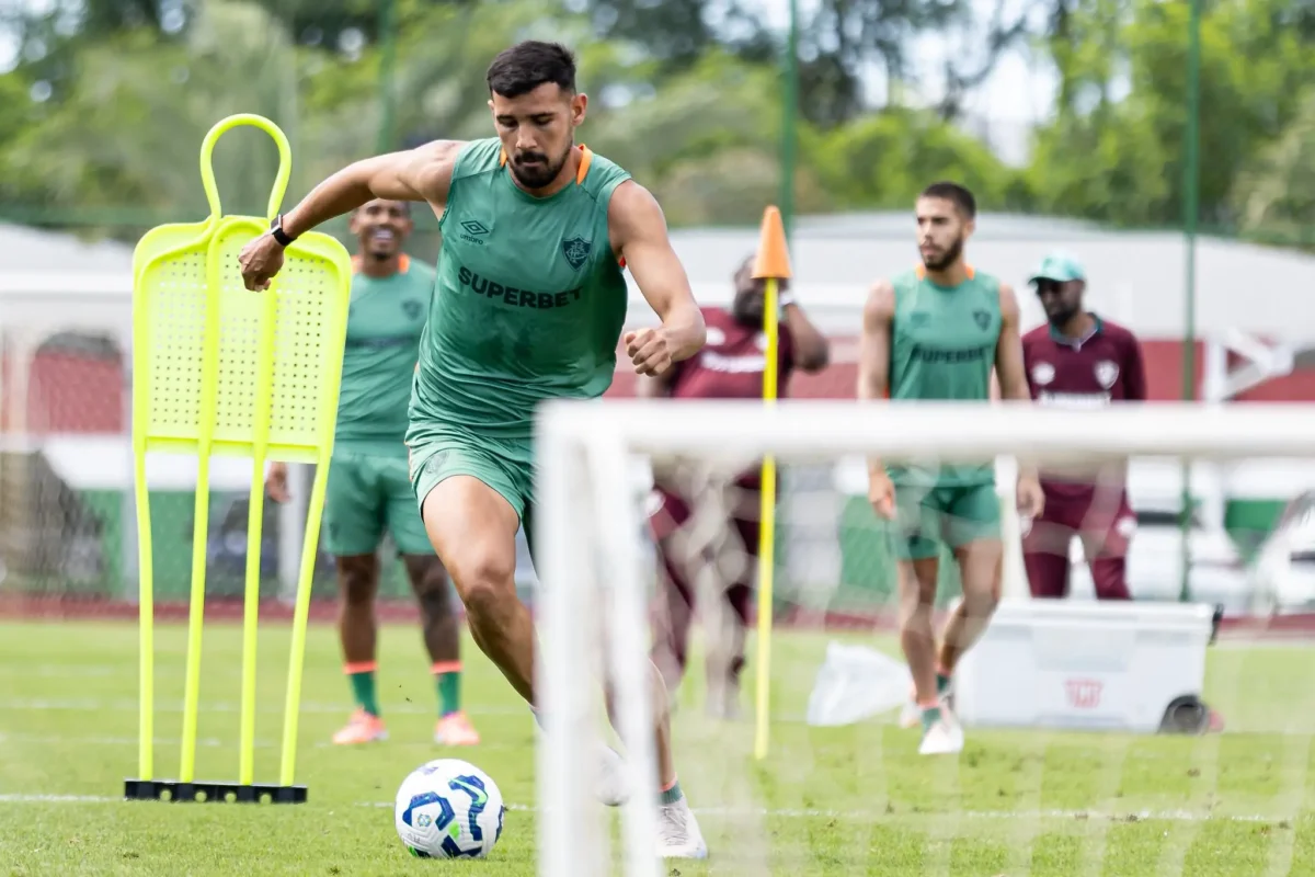 Nonato treina no Fluminense e eleva expectativa de ser relacionado contra o Inter