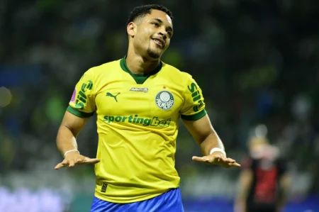 O Jornal Espanhol Elogia Vitor Roque e Deseja vê-lo na Seleção Brasileira: "Carta na Manga sem Neymar"