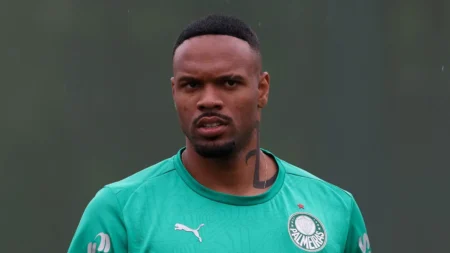 Palmeiras se prepara para a final após vitória, enquanto Carlos Miguel revela emoção inédita