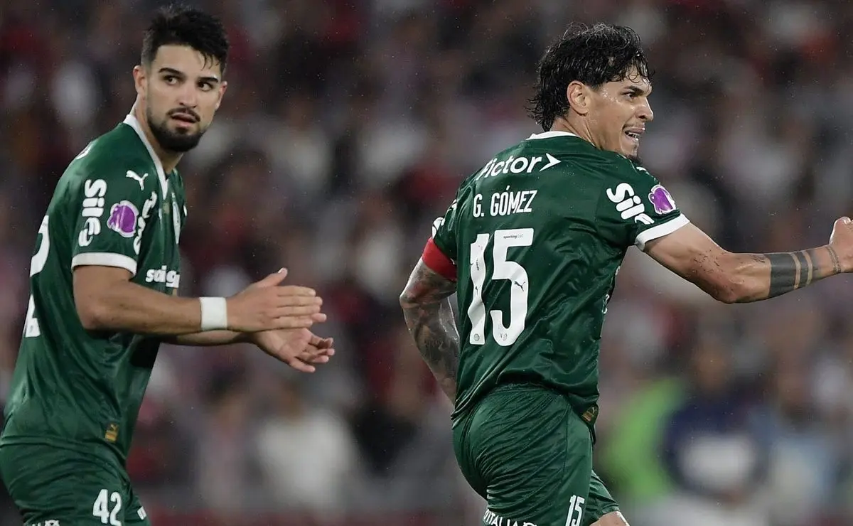 Palmeiras vê chances de título caírem com derrota, mas mantém vantagem sobre o Flamengo Palmeiras vê chances de título caírem com derrota, mas mantém vantagem sobre o Flamengo