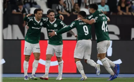 Palmeiras em Rota de Colisão com o Título Brasileiro Contra o Cruzeiro Após Revés do Flamengo.