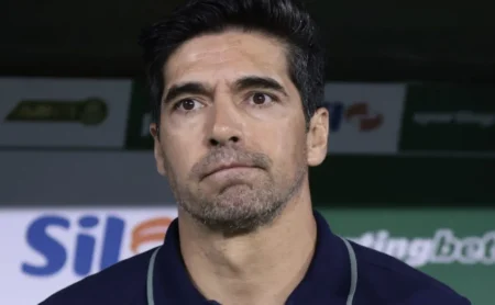 Palmeiras x LDU: Abel destaca recuperação e prevê "noite mágica"