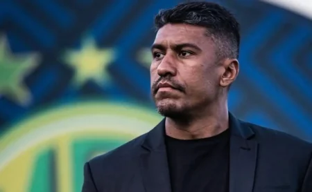 Paulinho abre mão de posto no Mirassol para assumir direção do Corinthians Paulinho abre mão de posto no Mirassol para assumir direção do Corinthians