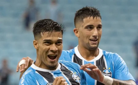 Peñarol Renuncia a Arezo, Grêmio Busca Mercado Mexicano ou Saudita