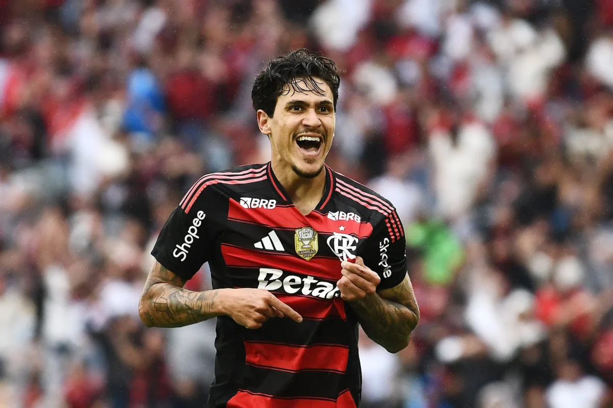 Pedro brilha novamente no Flamengo, mas deixa a titularidade nas mãos do técnico: "Ele quem escolhe e escala"