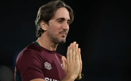 Primeiro Mês de Zubeldía no Fluminense: Intensidade e Conexão com o Elenco em Destaque Primeiro Mês de Zubeldía no Fluminense: Intensidade e Conexão com o Elenco em Destaque