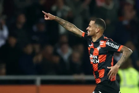 PSG Empata com Lorient e Ameaça Liderança do Francês