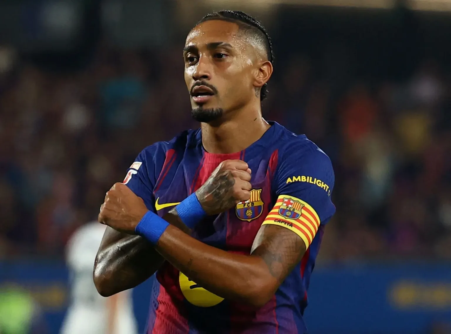 Raphinha, carrasco do Real Madrid, treina no Barcelona e se prepara para o clássico