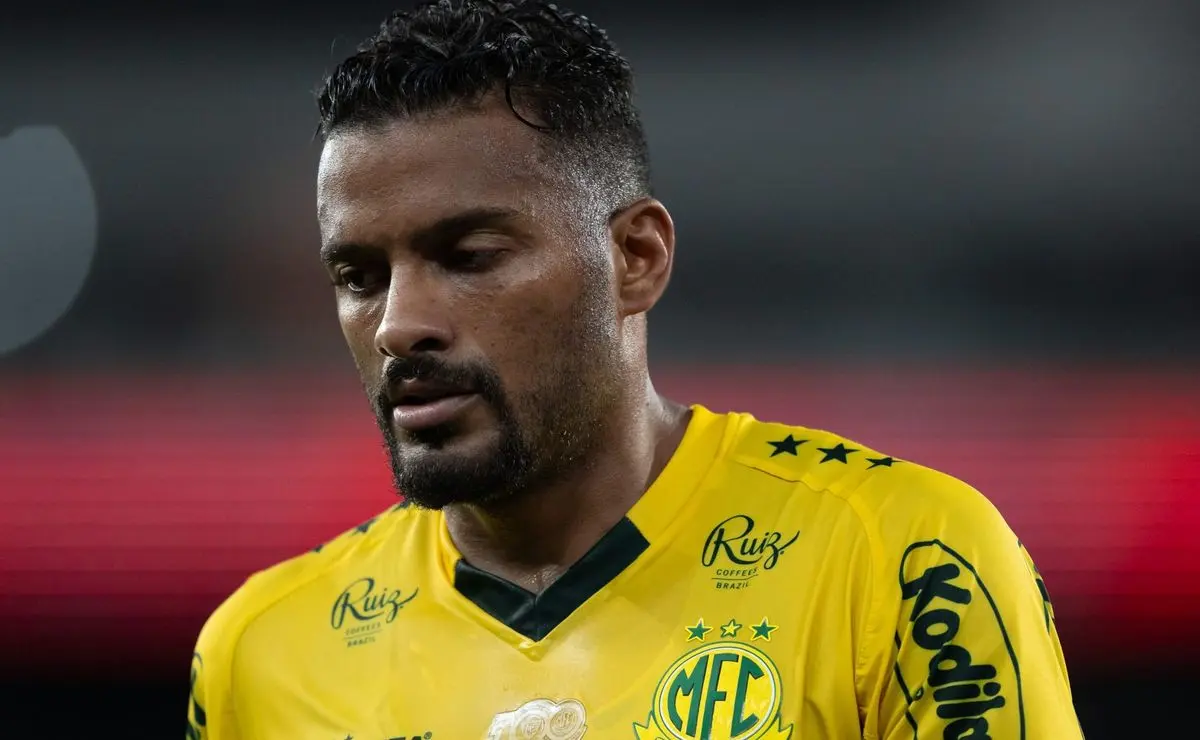 Reinaldo, artilheiro do Mirassol, foi oferecido ao Santos em dezembro e esteve perto de reforçar o time Reinaldo, artilheiro do Mirassol, foi oferecido ao Santos em dezembro e esteve perto de reforçar o time