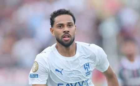 Renan Lodi Aguarda Proposta da Europa, Mas Não Descarta Saída para o Vasco em 2026