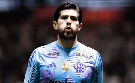 Rossi recusa proposta da Udinese-ITA e reafirma permanência no Flamengo