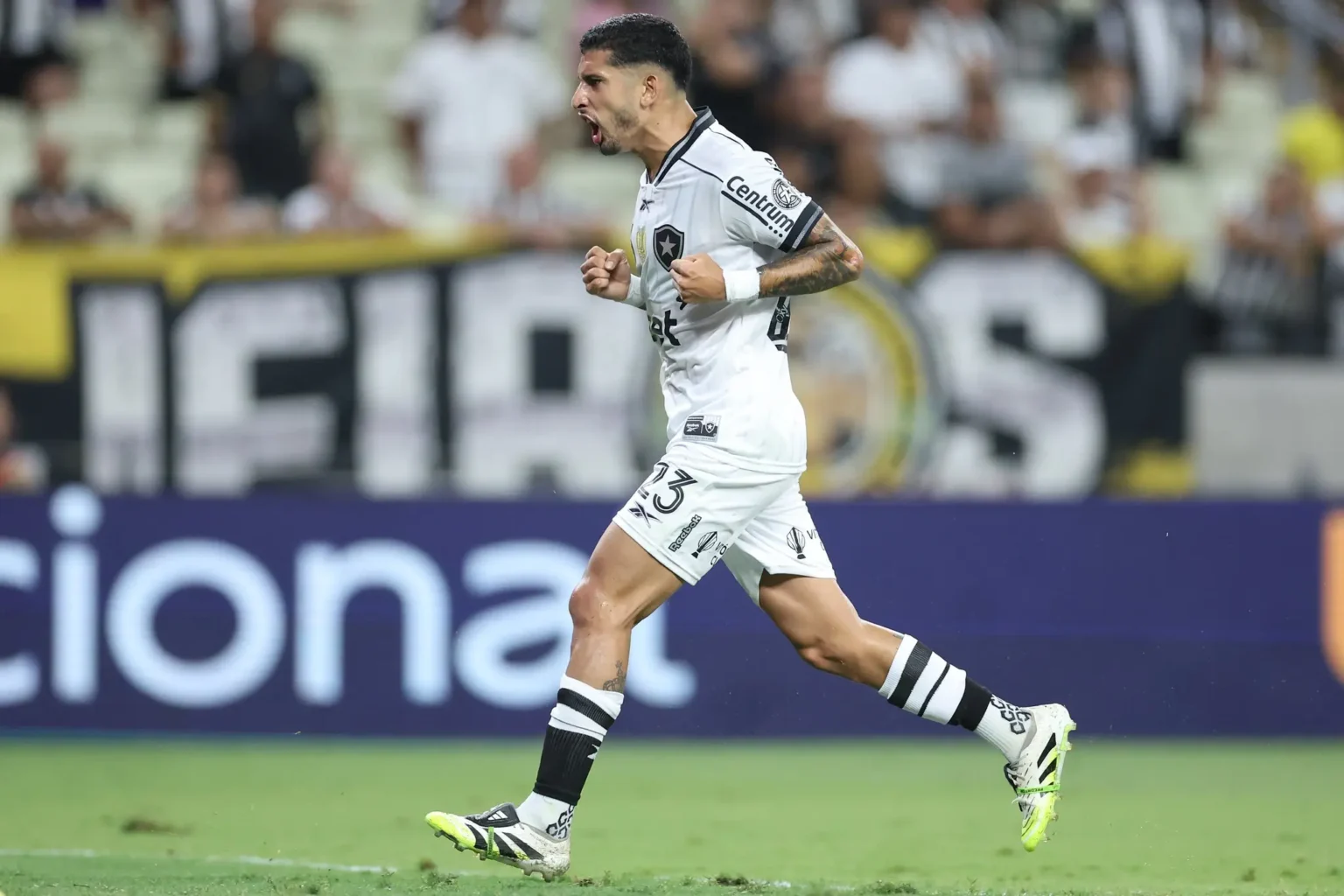 Santi Rodríguez é o destaque em contribuições para gols na era Davide no Botafogo; confira a lista
