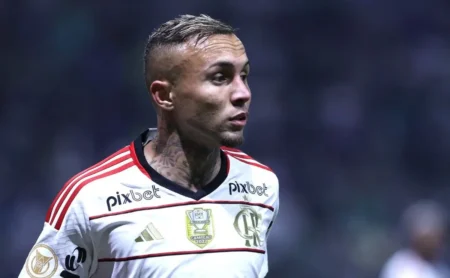 Santos Encara Obstáculos Financeiros e Desiste de Everton Cebolinha em 2026