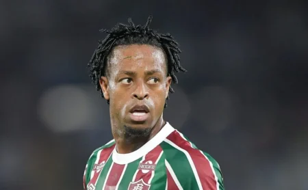 Santos mira Keno, Everton Ribeiro e atletas em fim de contrato para reforços de peso