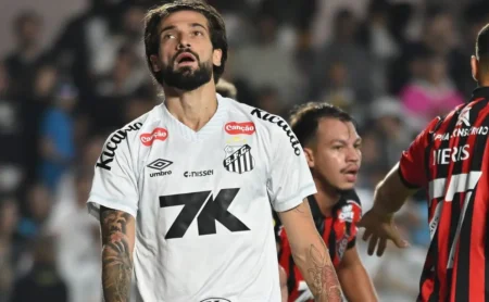 Santos: Montanha-russa no Brasileirão, um ponto à frente do abismo de 2023