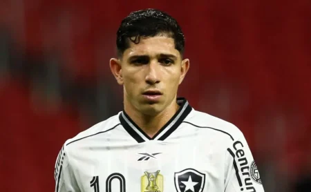 Savarino: Menos Participação em Gols em 2024 Marca Momento Crítico no Botafogo