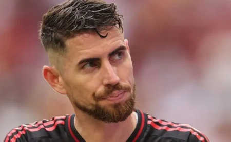 Sem erros da arbitragem, Flamengo teria 7 pontos a menos dos 61 atuais, revela portal.